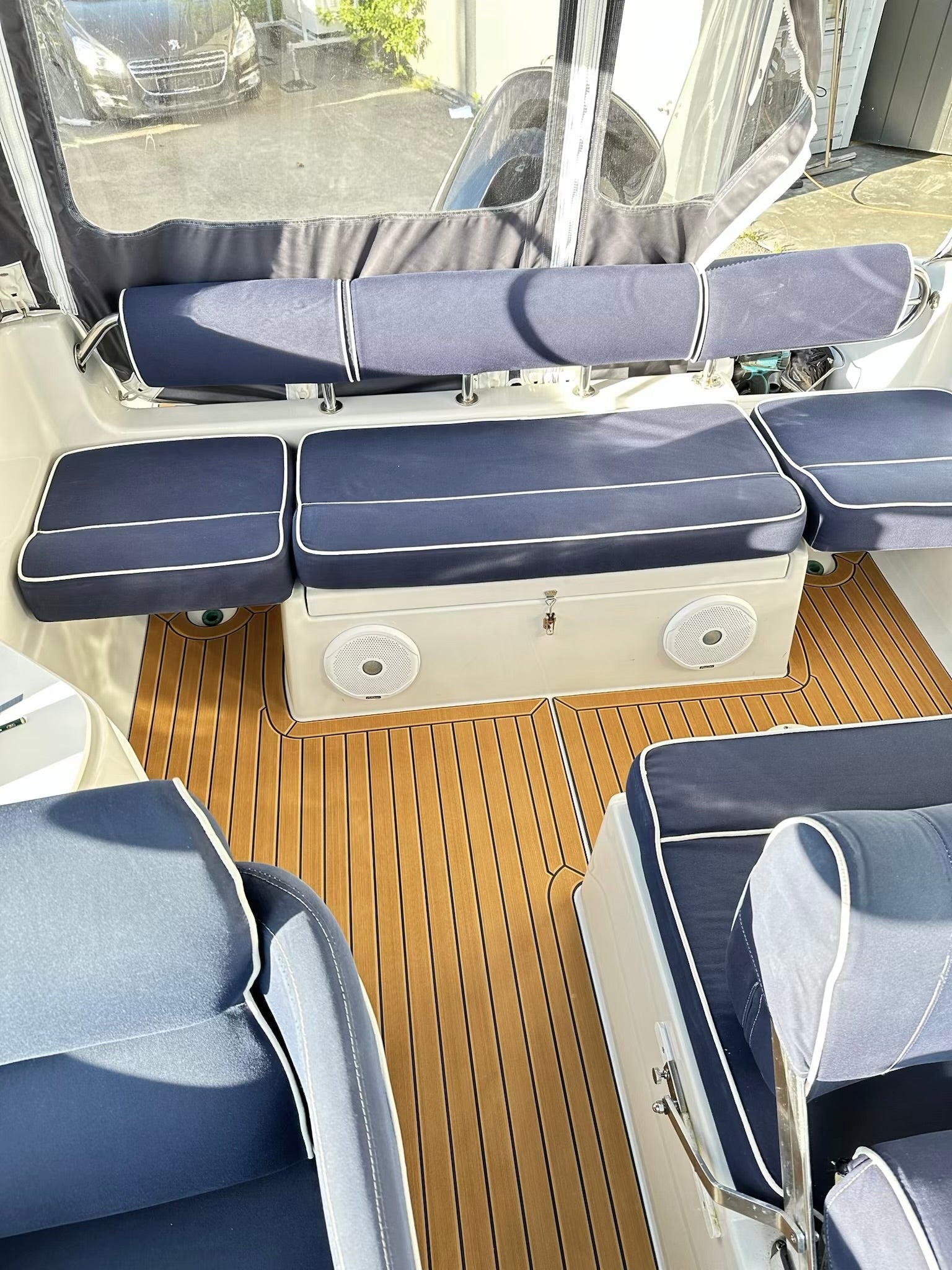 Askeladden 605 Explorer med komplett EVA Teak/Sort Foamdeck pakke fra Sandøy Båtdekk ( Cockpit1 )