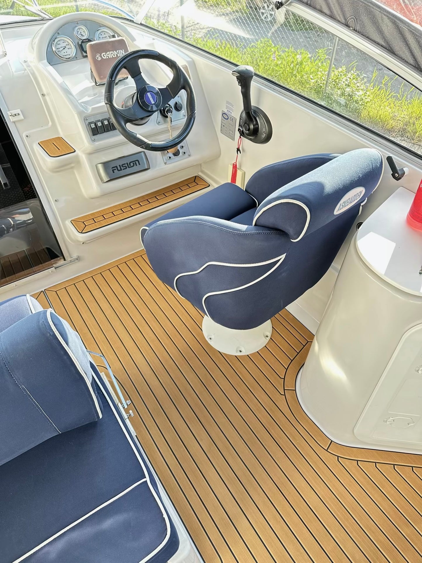 Askeladden 605 Explorer med komplett EVA Teak/Sort Foamdeck pakke fra Sandøy Båtdekk ( Cockpit2 )