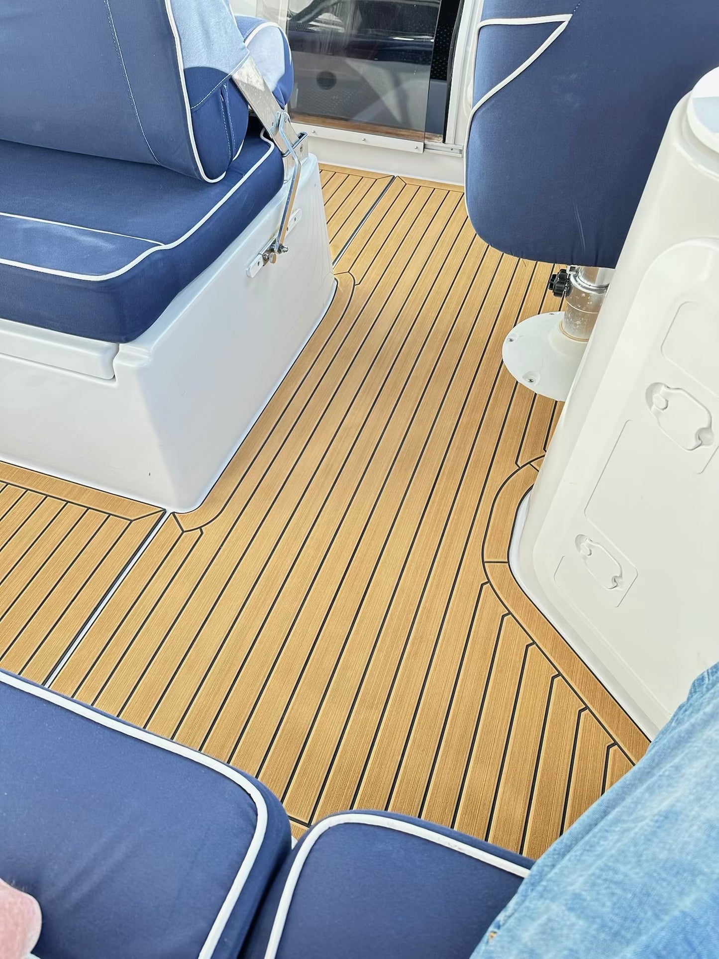 Askeladden 605 Explorer med komplett EVA Teak/Sort Foamdeck pakke fra Sandøy Båtdekk ( Cockpit4 )