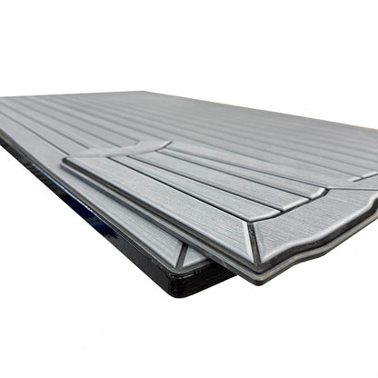 Foamdeck til Skibsplast luker  fra Sandøy Båtdekk. Trenger du nytt båtdekk eller lei av vedlikehold og slitt teakdekk/laminatdekk? Bestill foamdeck og Flexiteek i vår nettbutikk, båtdekkbutikken.no