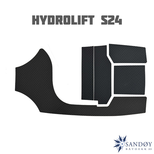 Foamdeck SB til Hydrolift S24 fra Sandøy Båtdekk. Erstatter gammelt teakdekk.