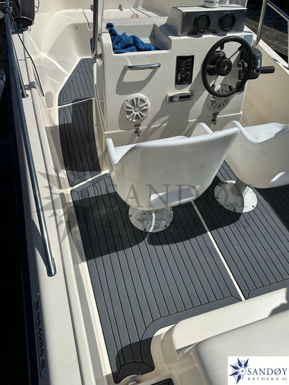 Windy/Draco Oceancraft restaurert med nytt EVA Foamdeck fra Sandøy Båtdekk