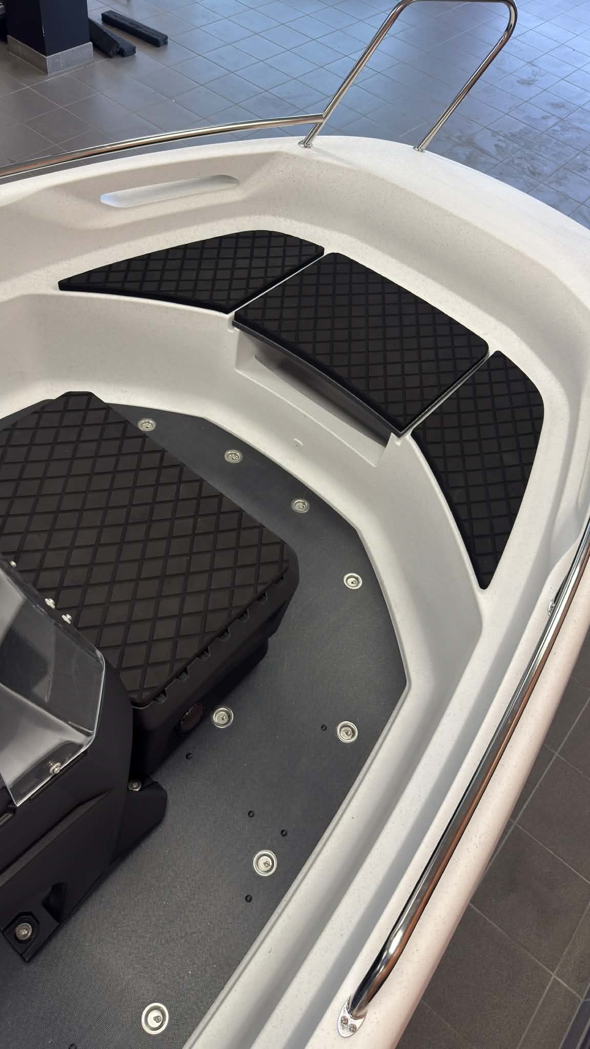 Pioner 16 Explorer – Foamdeck putesett 25mm